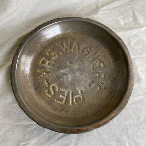 Vintage Mrs Wagner Pies Pie Pan Cute Kitchen Tin w/ Star 9” Worn